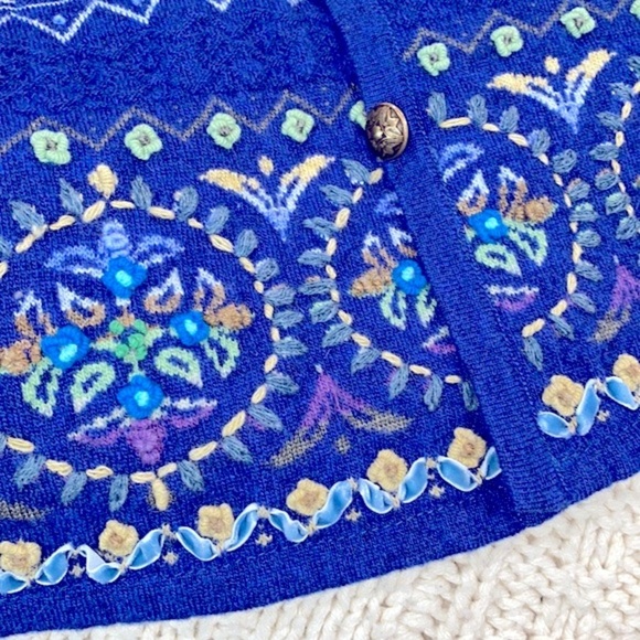 CARSON floral embroidered appliqué knit cardigan size medium lambswool blend - Picture 11 of 11